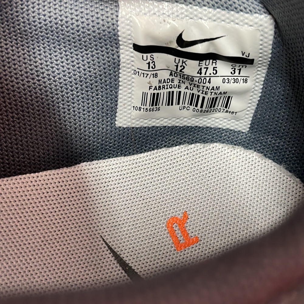 Nike - Picture 5 of 7